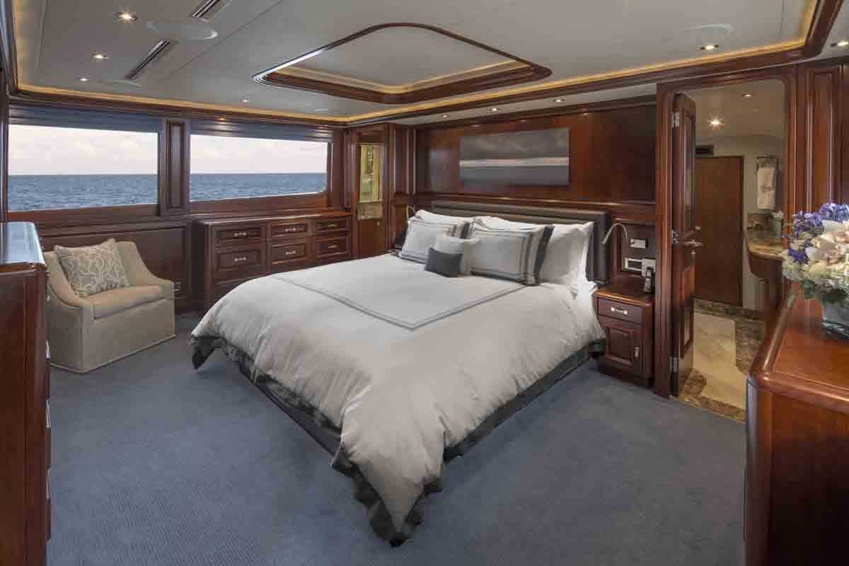 PLAN A Yacht Charter - Master Stateroom
