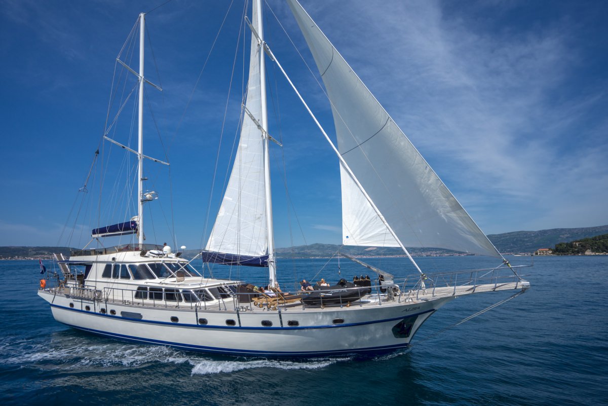 ALBA Yacht Charter - Ritzy Charters