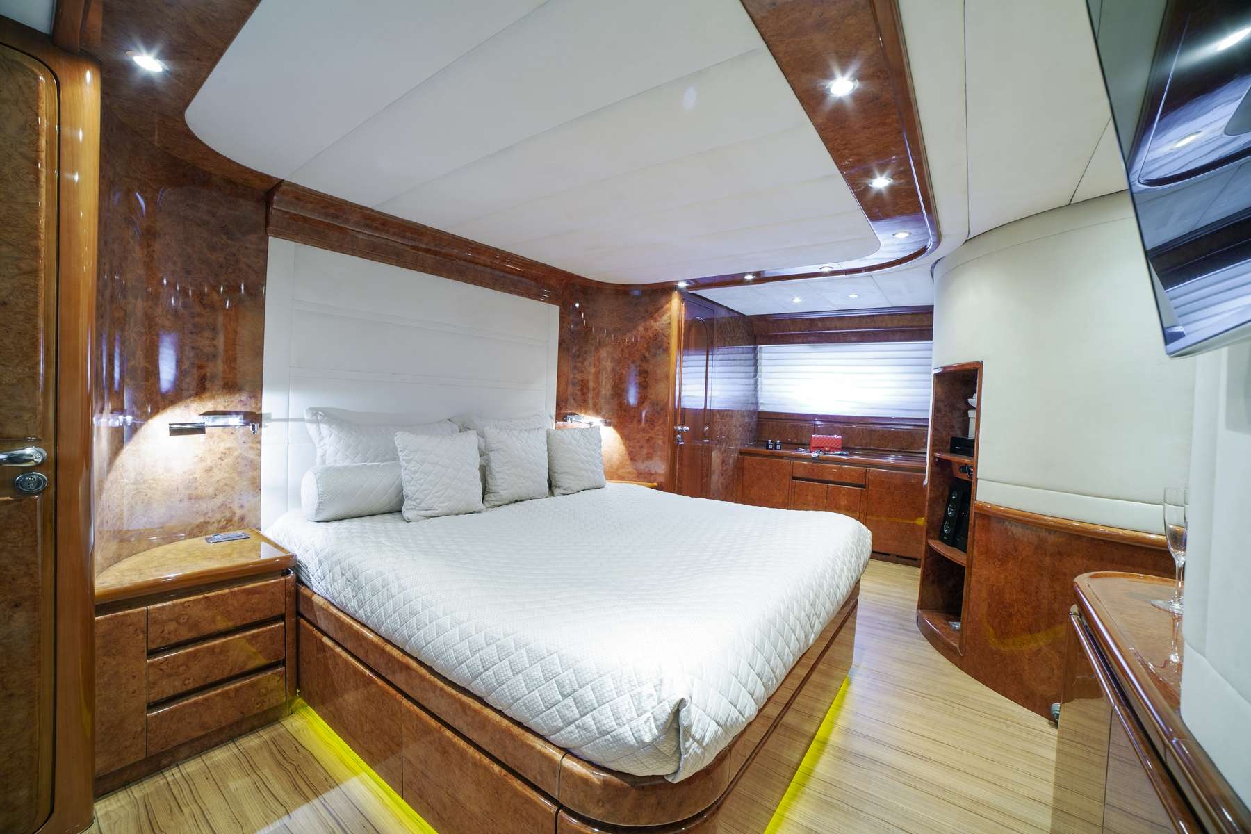ZOI Yacht Charter - Master Cabin II