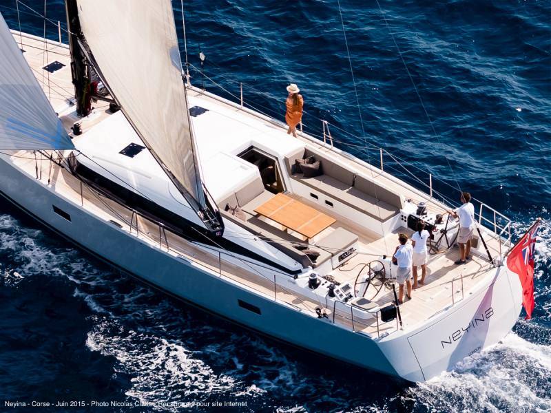 NEYINA Yacht Charter - Sailing view