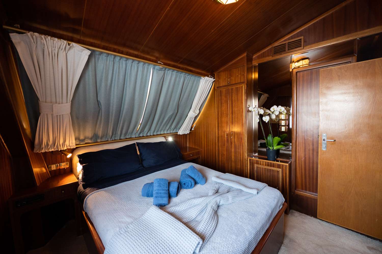 ELENA Yacht Charter - Vip Cabin