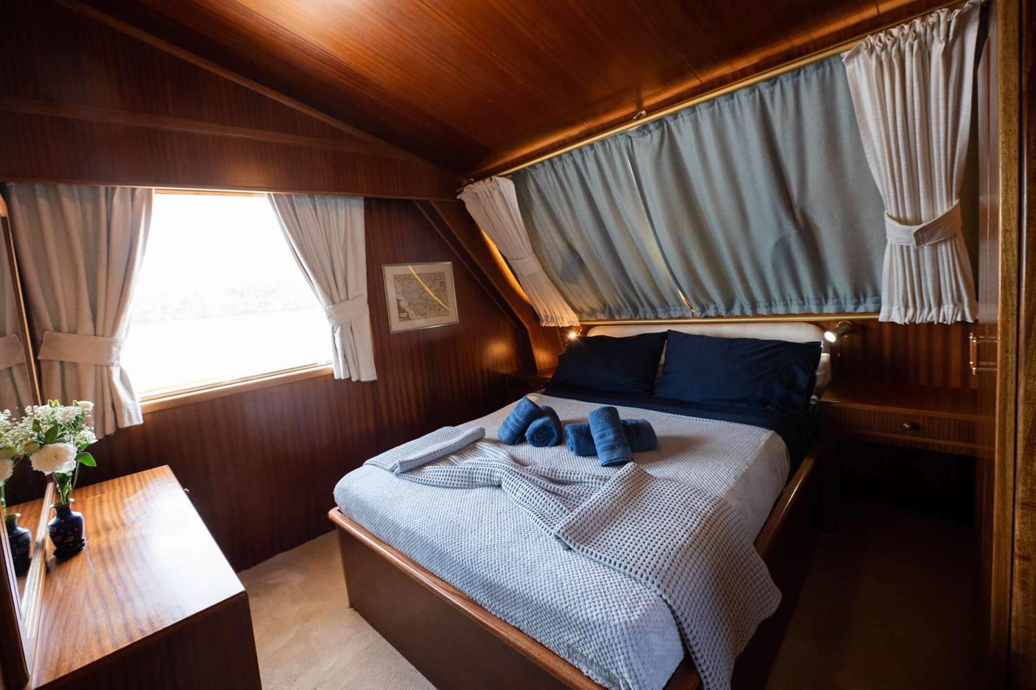 ELENA Yacht Charter - Vip cabin