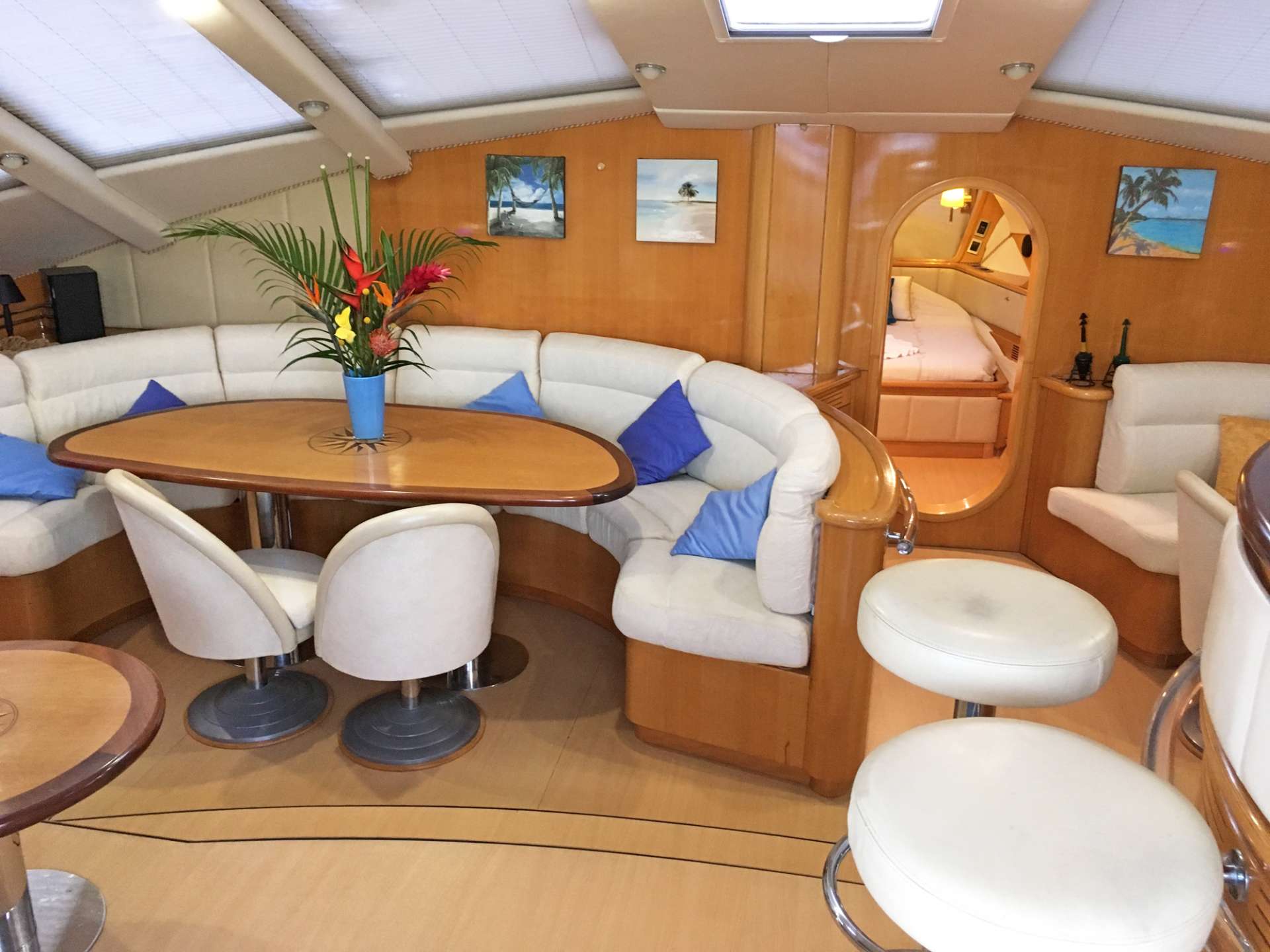 SAGITTARIUS Yacht Charter - Main Salon