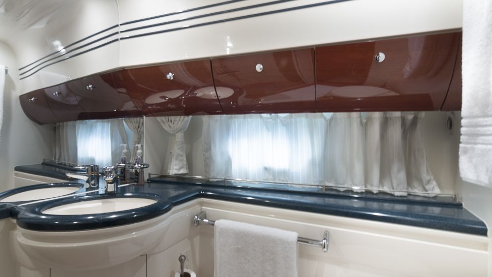 Shared Bathroom for Master and VIP Stateroom