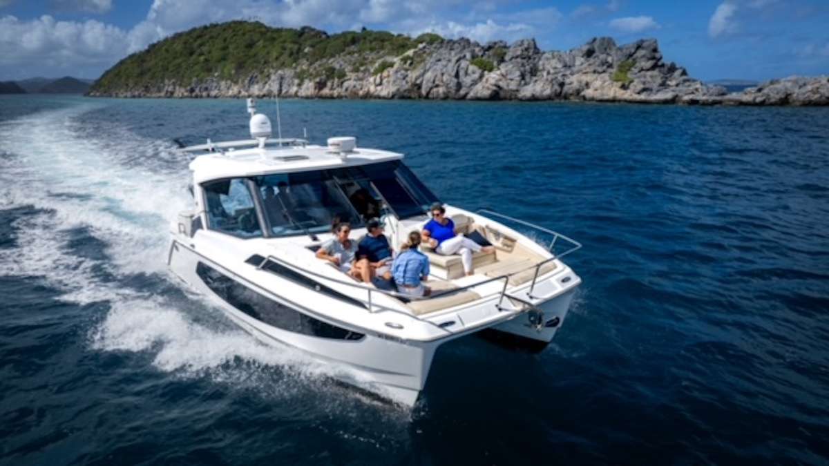 BLUEWINDS Yacht Charter - Complementarily BVI and USVI map