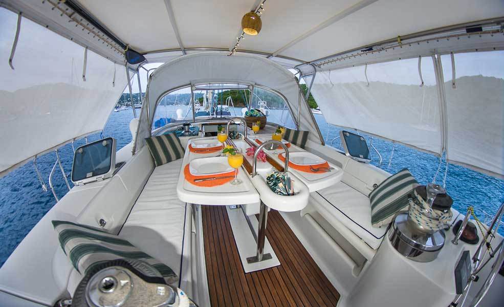 ANTILLEAN Yacht Charter - Cockpit dining