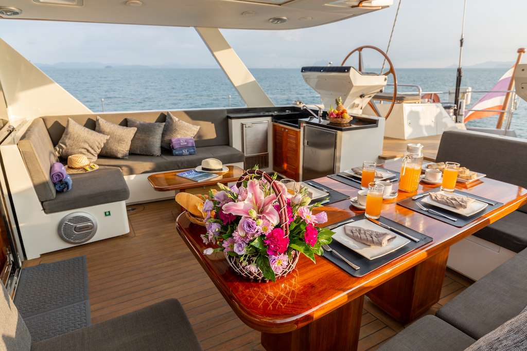 Hard Top Cockpit Dining area