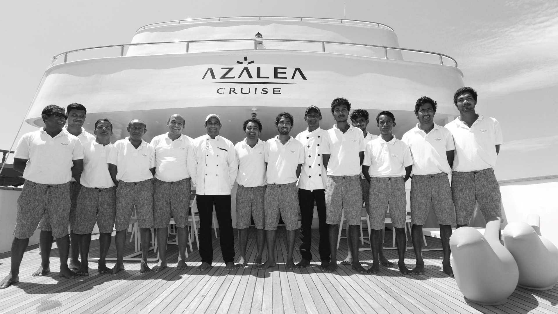 Yacht Charter AZALEA Crew