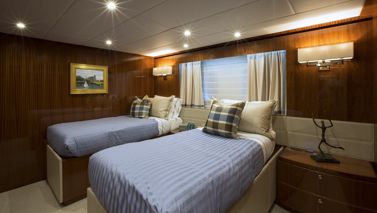 King Bed Stateroom that Converts to Twins
