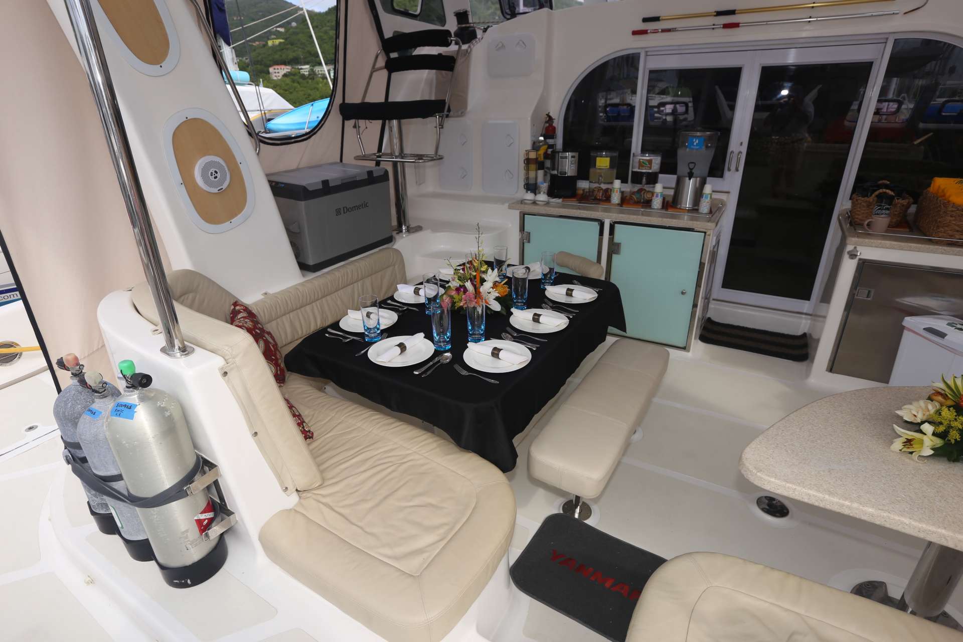MANNA Yacht Charter - Cockpit