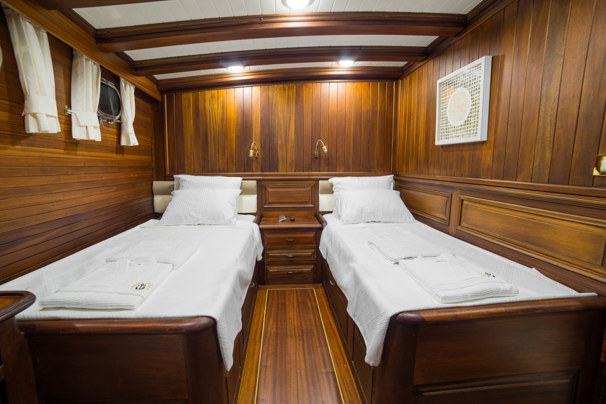 Twin cabin