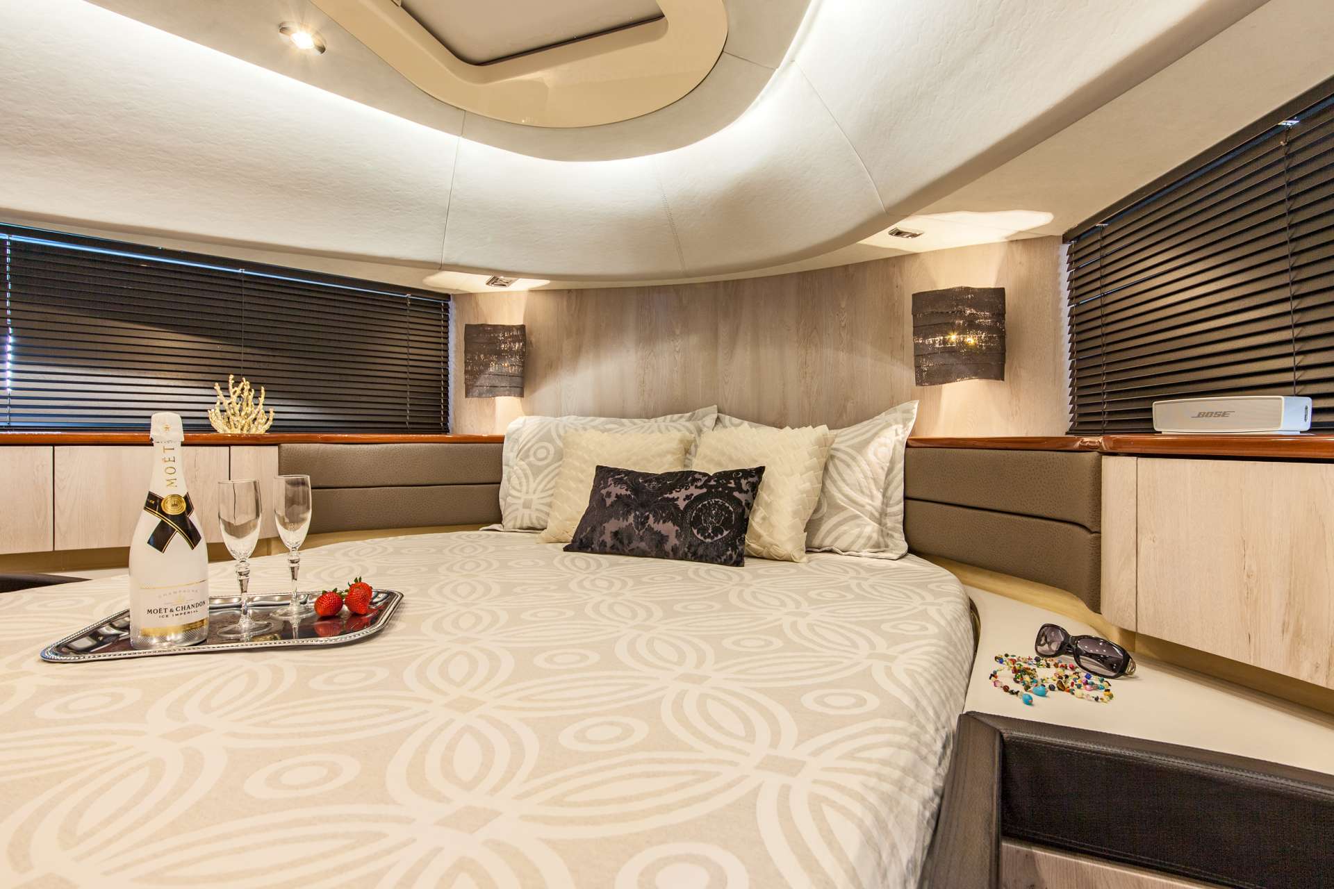 NIRVANA Yacht Charter Motor Boat Ritzy Charters