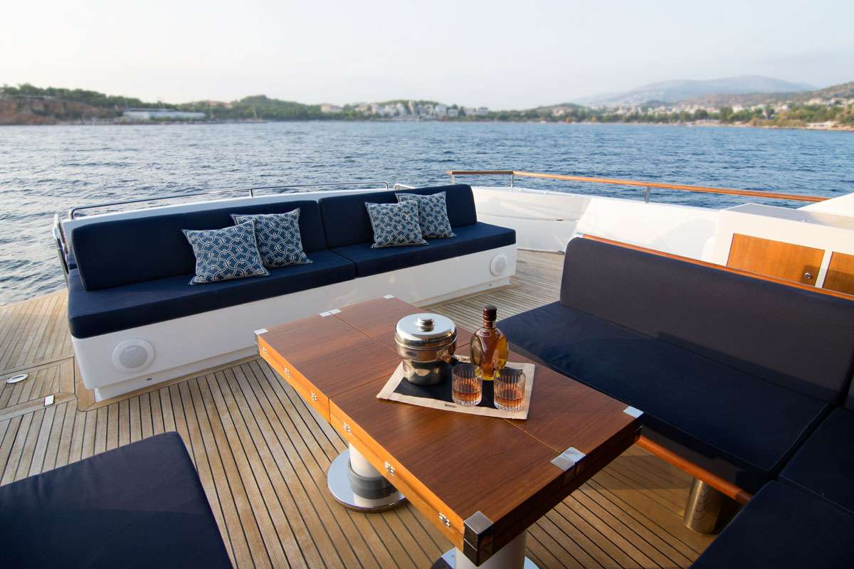 Main deck aft
