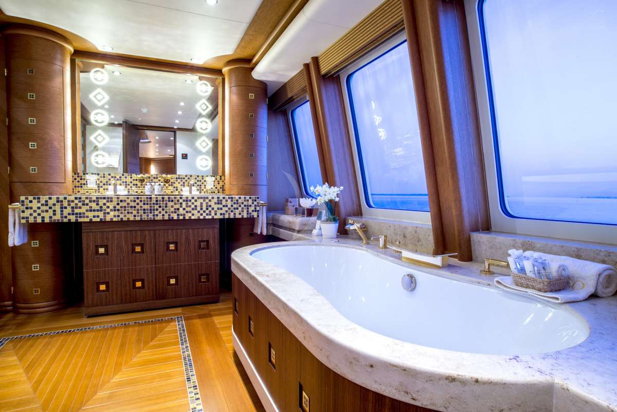 SIROCCO Yacht Charter - master bathroom