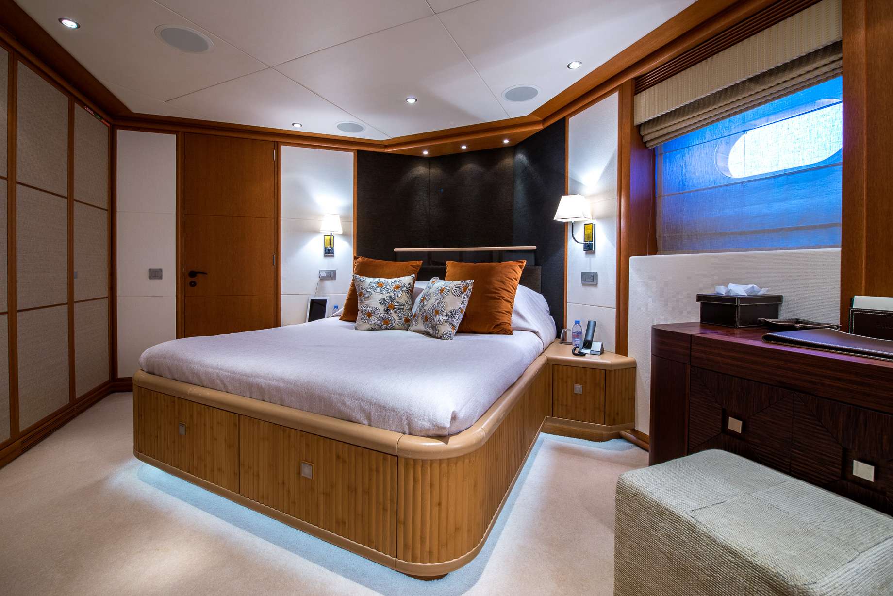 SIROCCO Yacht Charter - guest cabin