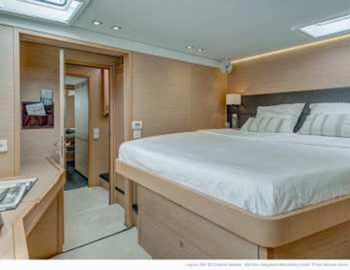 DADDY'S HOBBY Yacht Charter - Starboard forward Queen Cabin