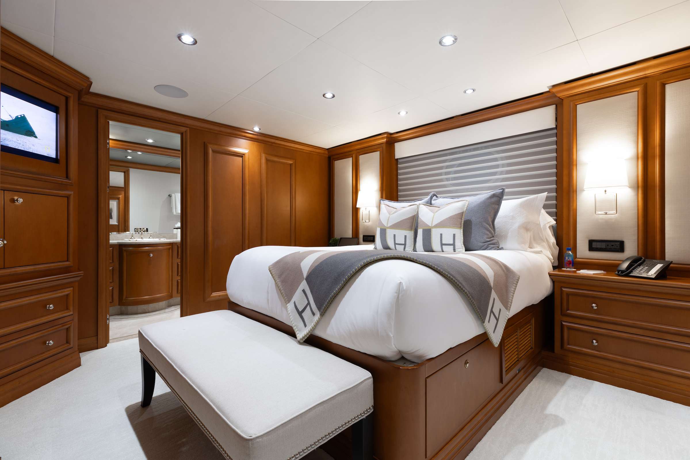 Queen Guest Stateroom