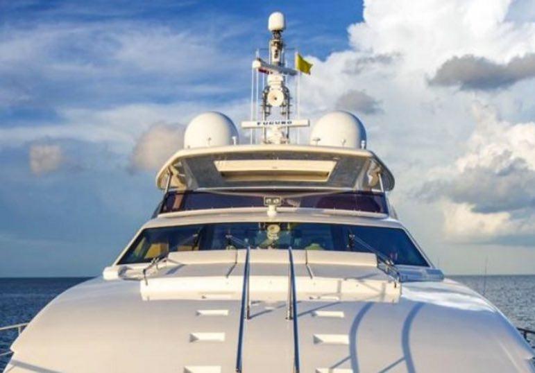 motor yacht 97 Ferretti CustomLine