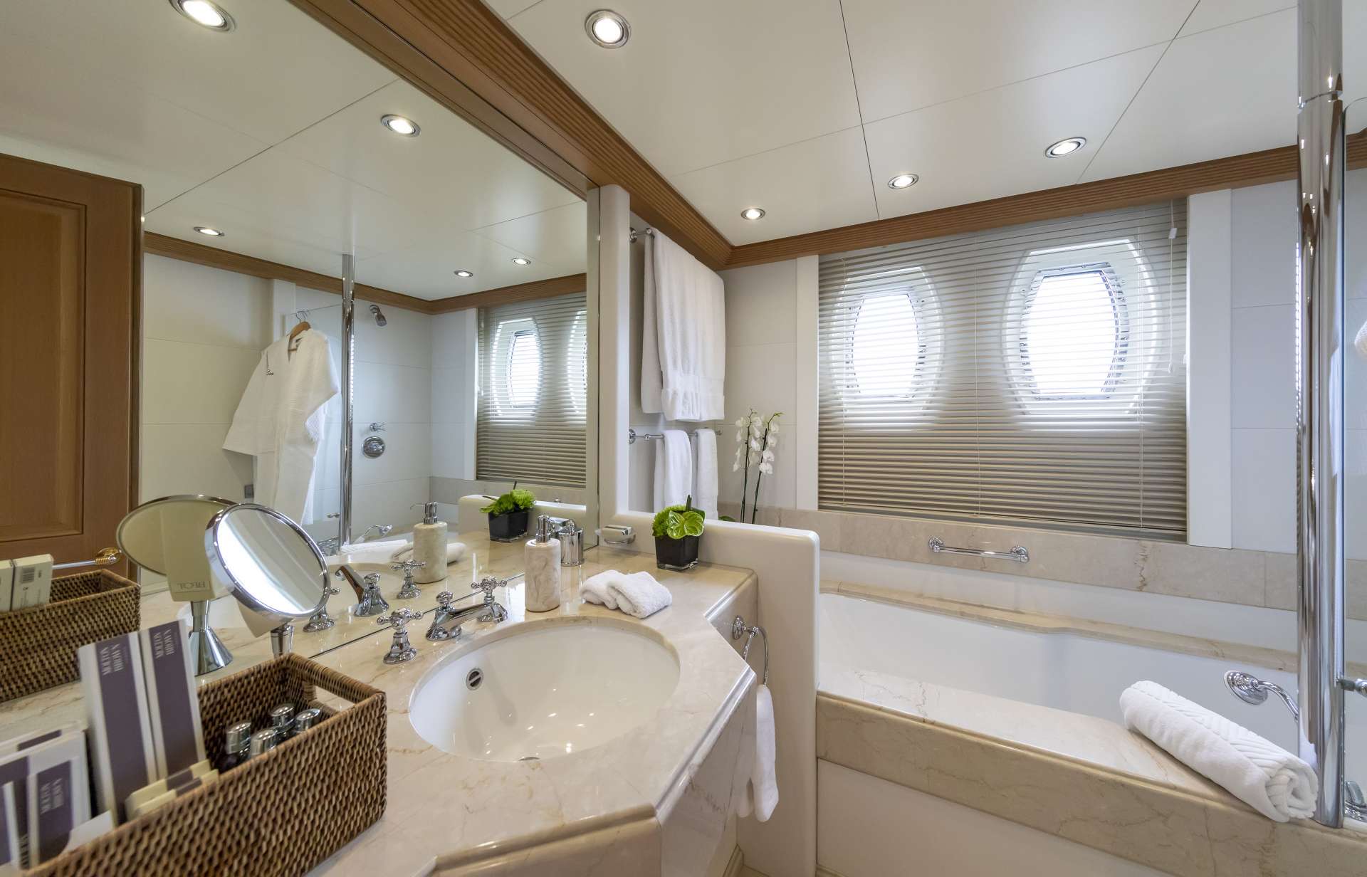 Double cabin bathroom