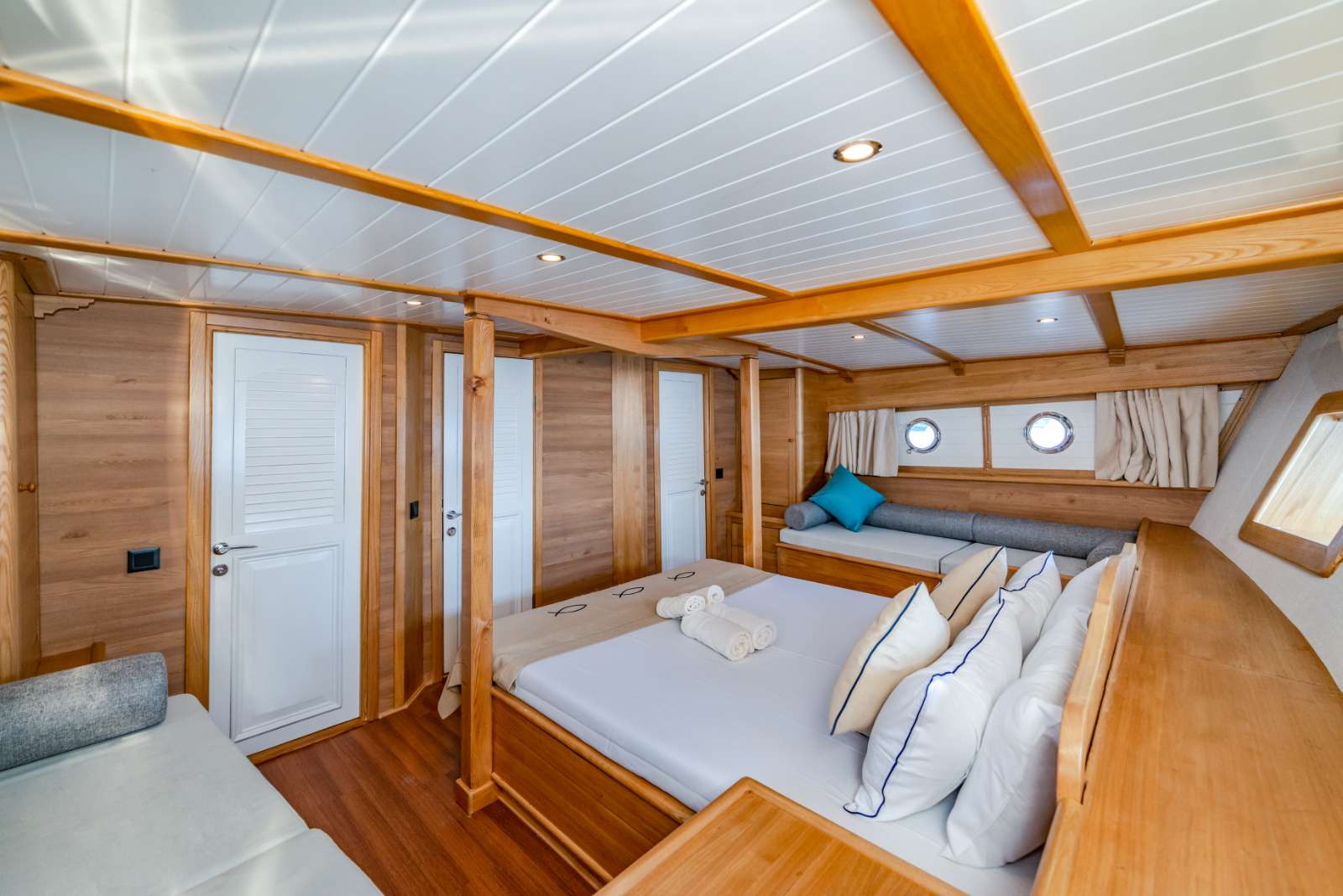 AMAZON SOLO Yacht Charter - AFT MASTER CABIN