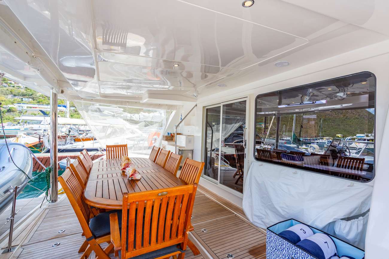THE ANNEX Yacht Charter - Aft cockpit and alfresco dining area