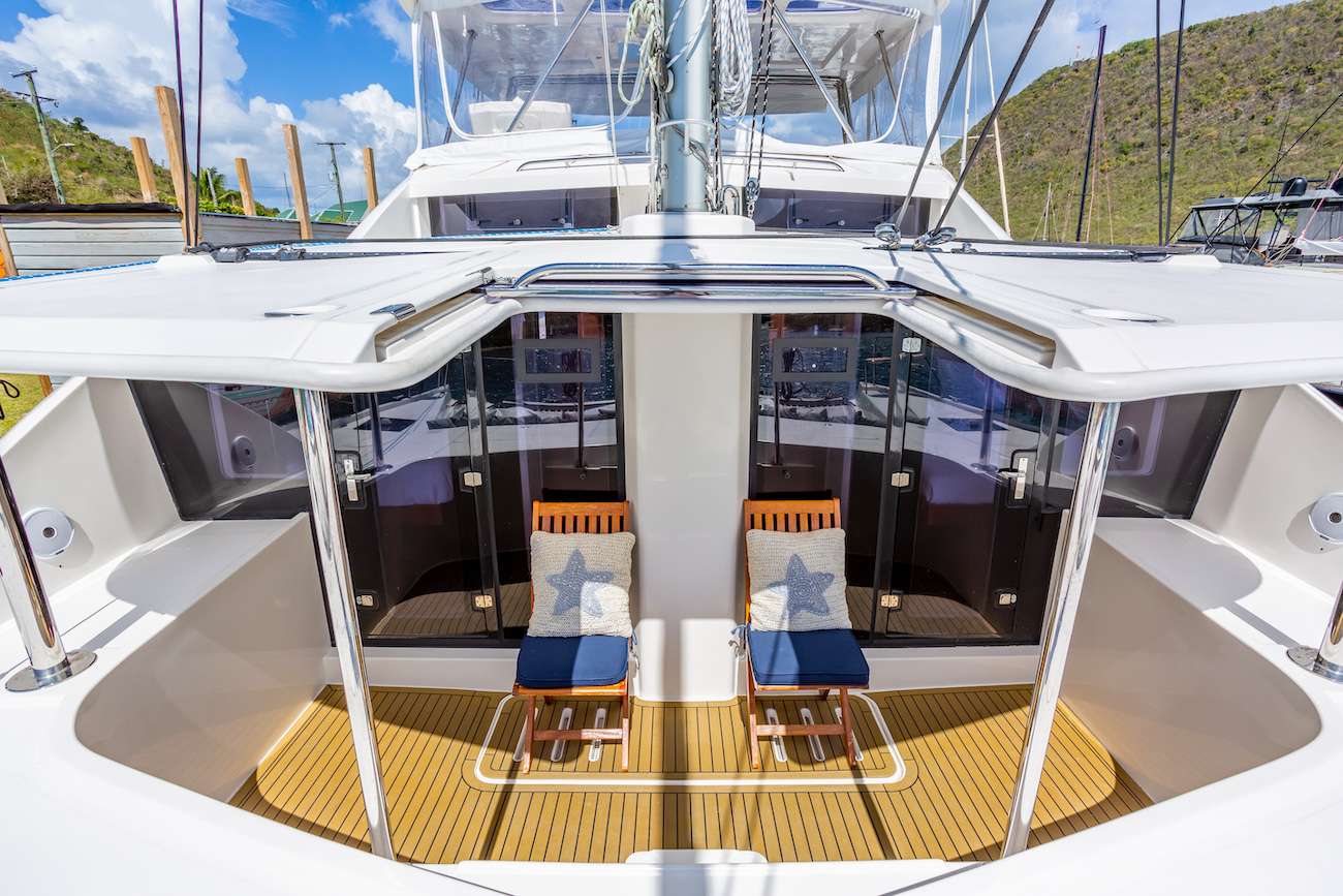 THE ANNEX Yacht Charter - The forward lounging cockpit