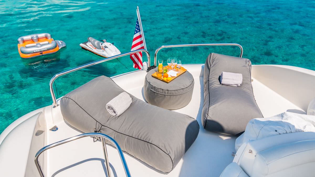 Flybridge Lounge