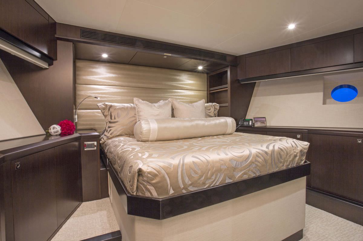 LADY CARMEN Yacht Charter - VIP Stateroom