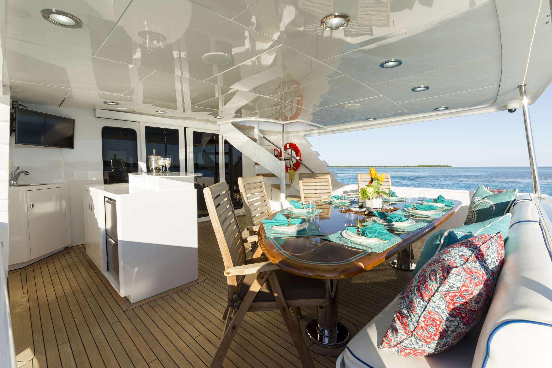IL CAPO Yacht Charter - Aft Deck Bar