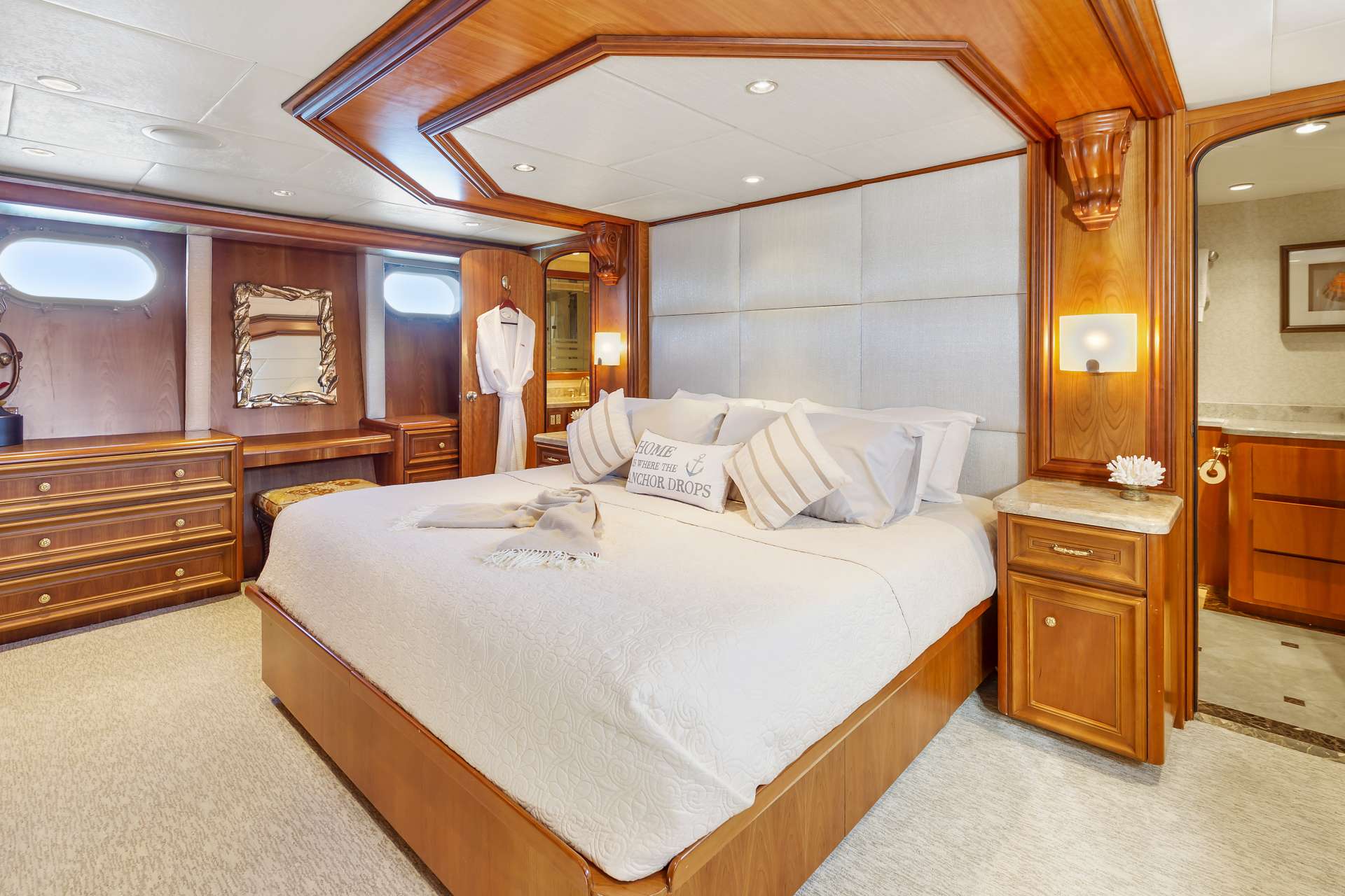 IL CAPO Yacht Charter - Master Stateroom