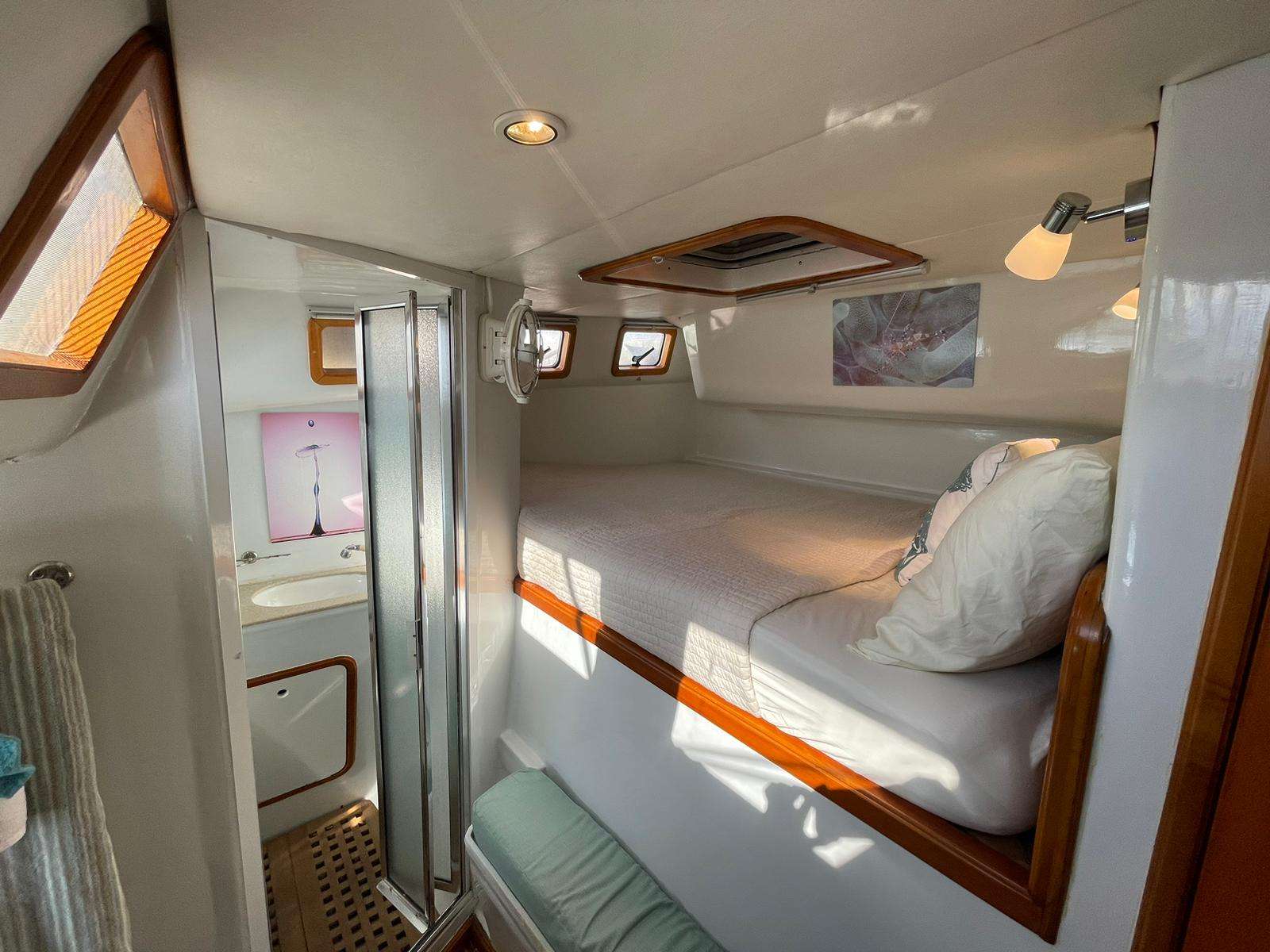 QUEST Yacht Charter - Cabin 2
