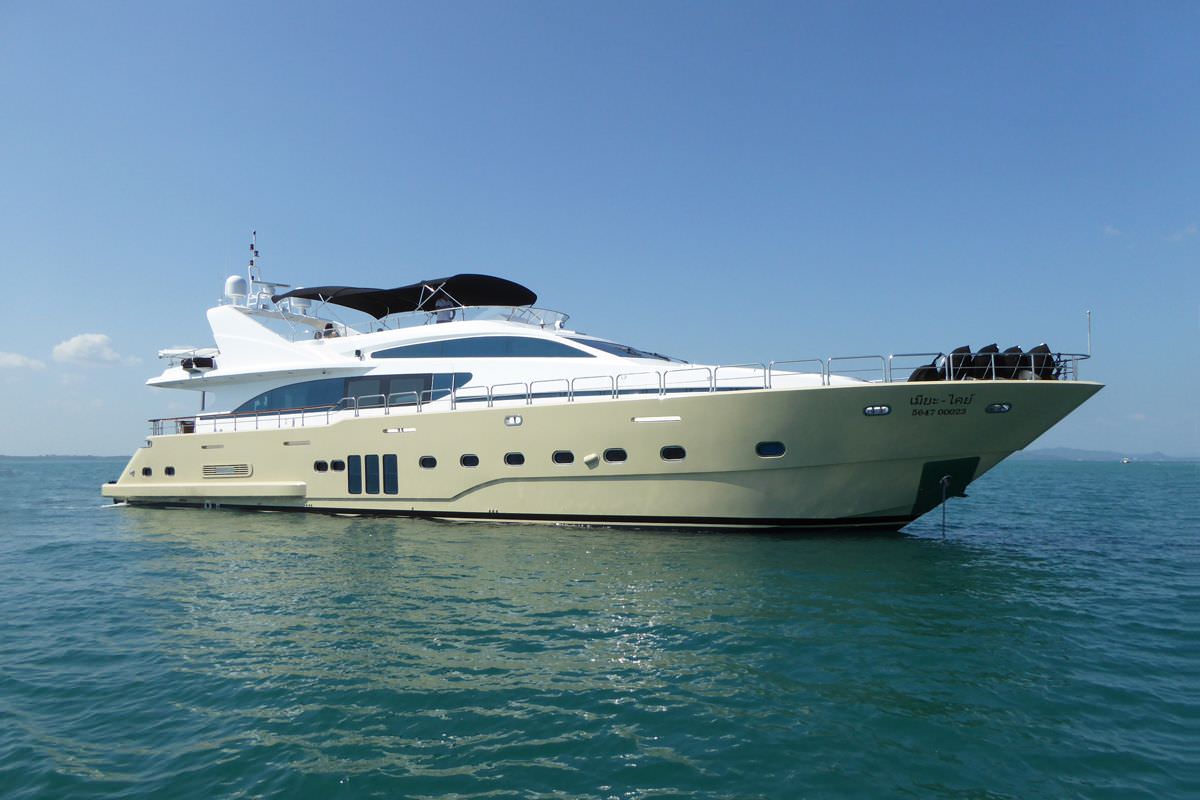 mia kai yacht