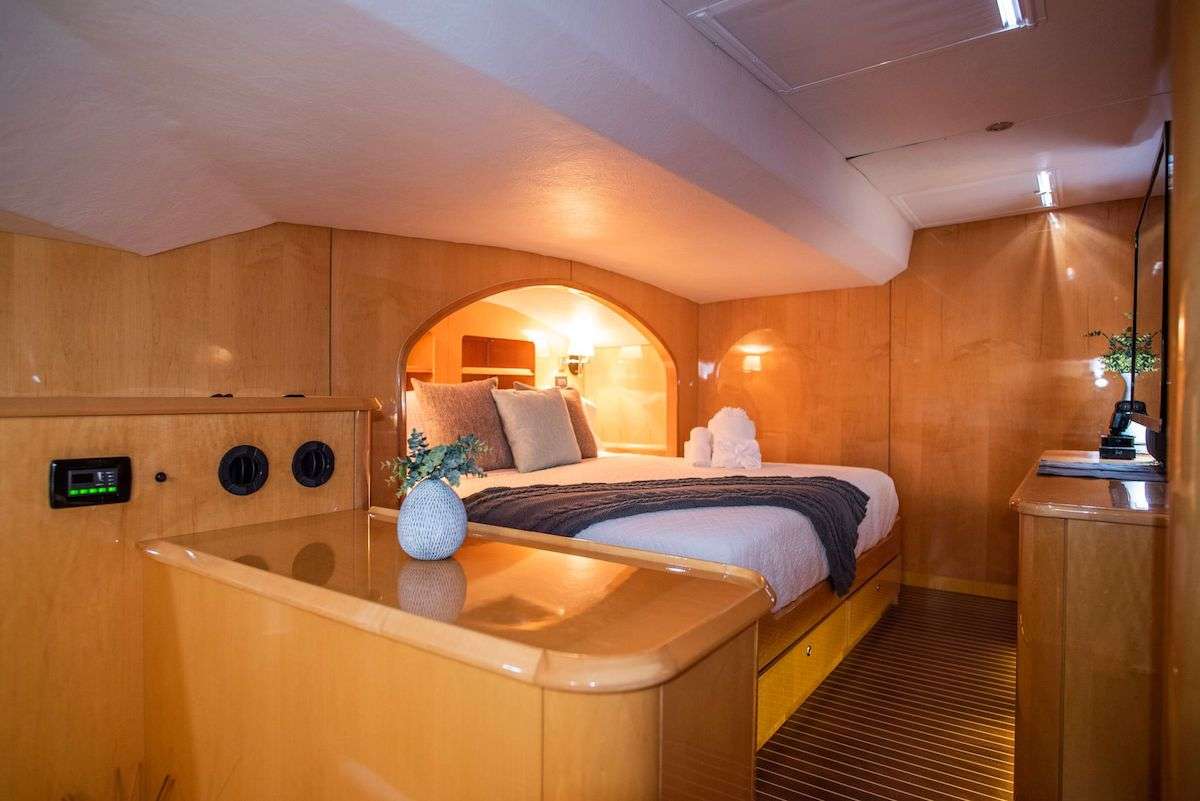 SWEET ANN MARIE Yacht Charter - Master stateroom