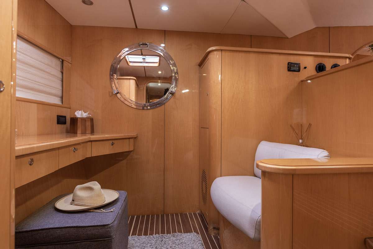 SWEET ANN MARIE Yacht Charter - Master stateroom vanity