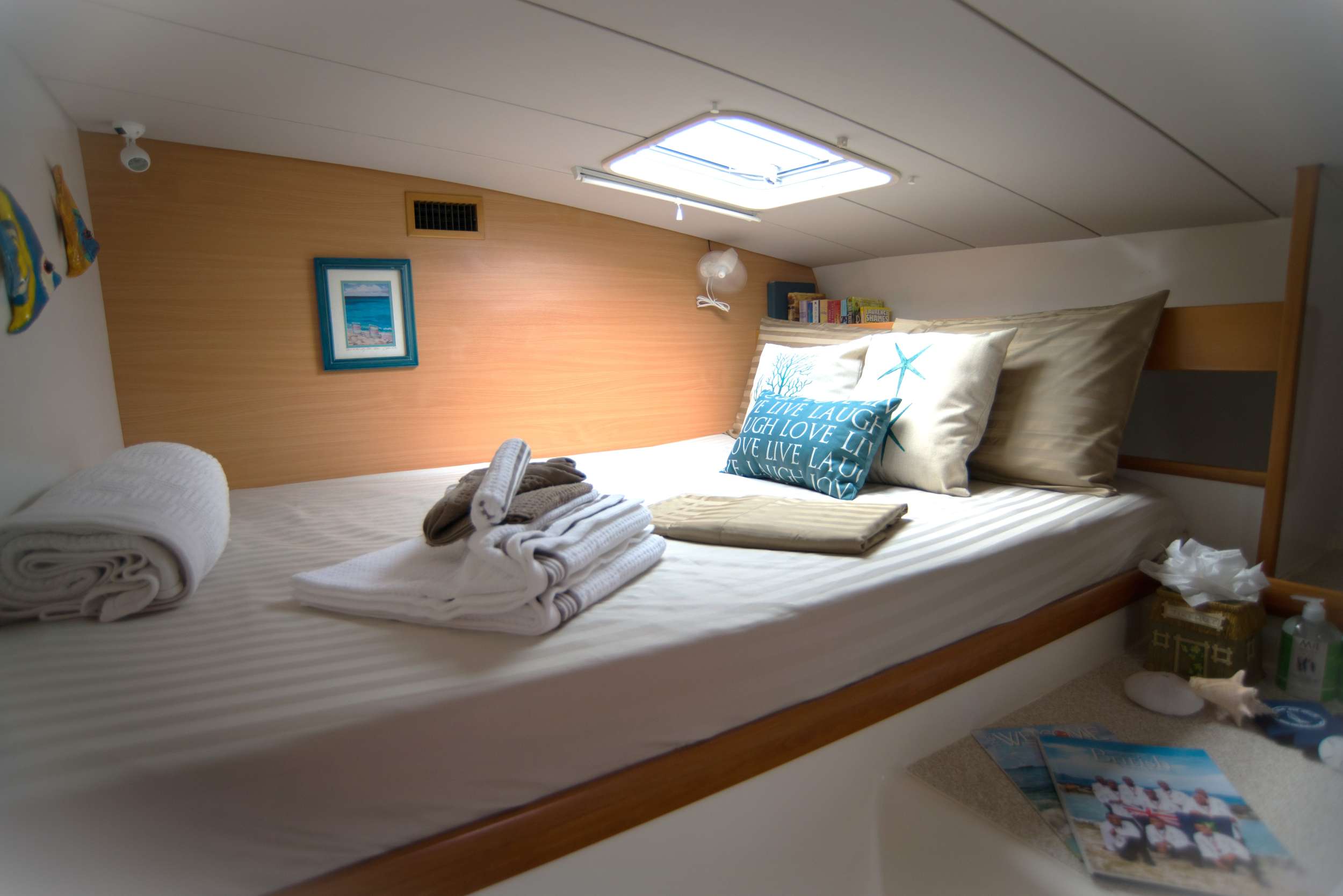 FREE INGWE Yacht Charter - Guest Queen Cabin 2