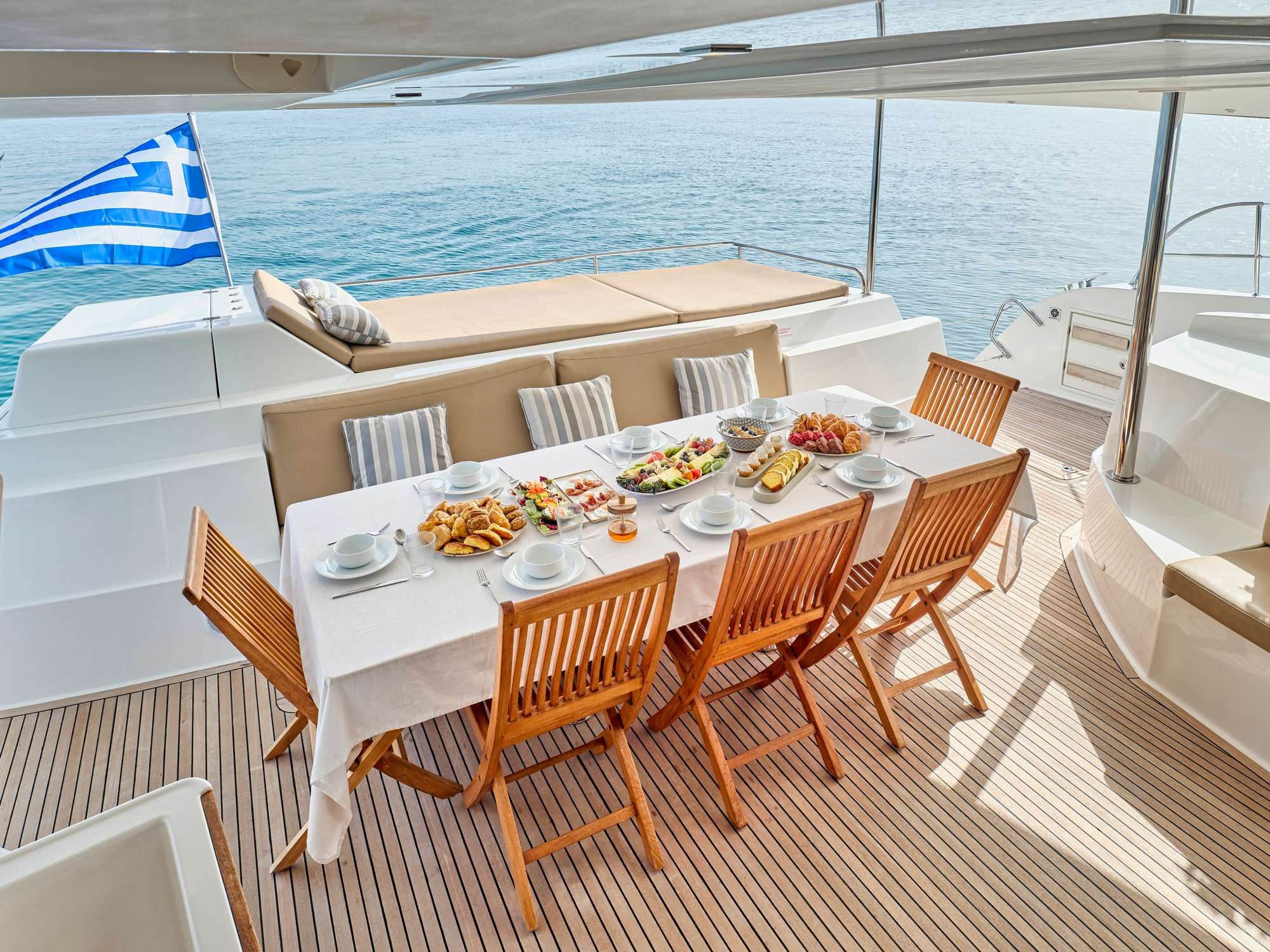 Dining and Sunbathing Area - Aft Deck