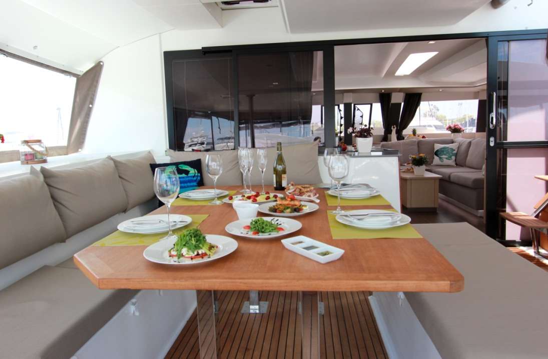 Yacht charter Tiziano
