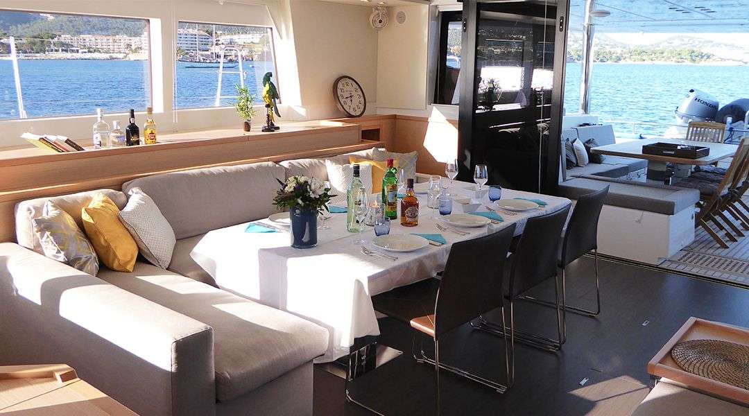 LADY M Yacht Charter - Interior Dining