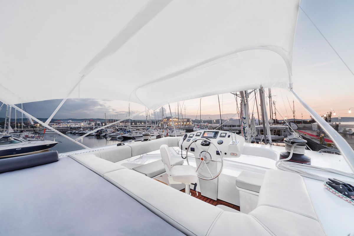 Flybridge seating