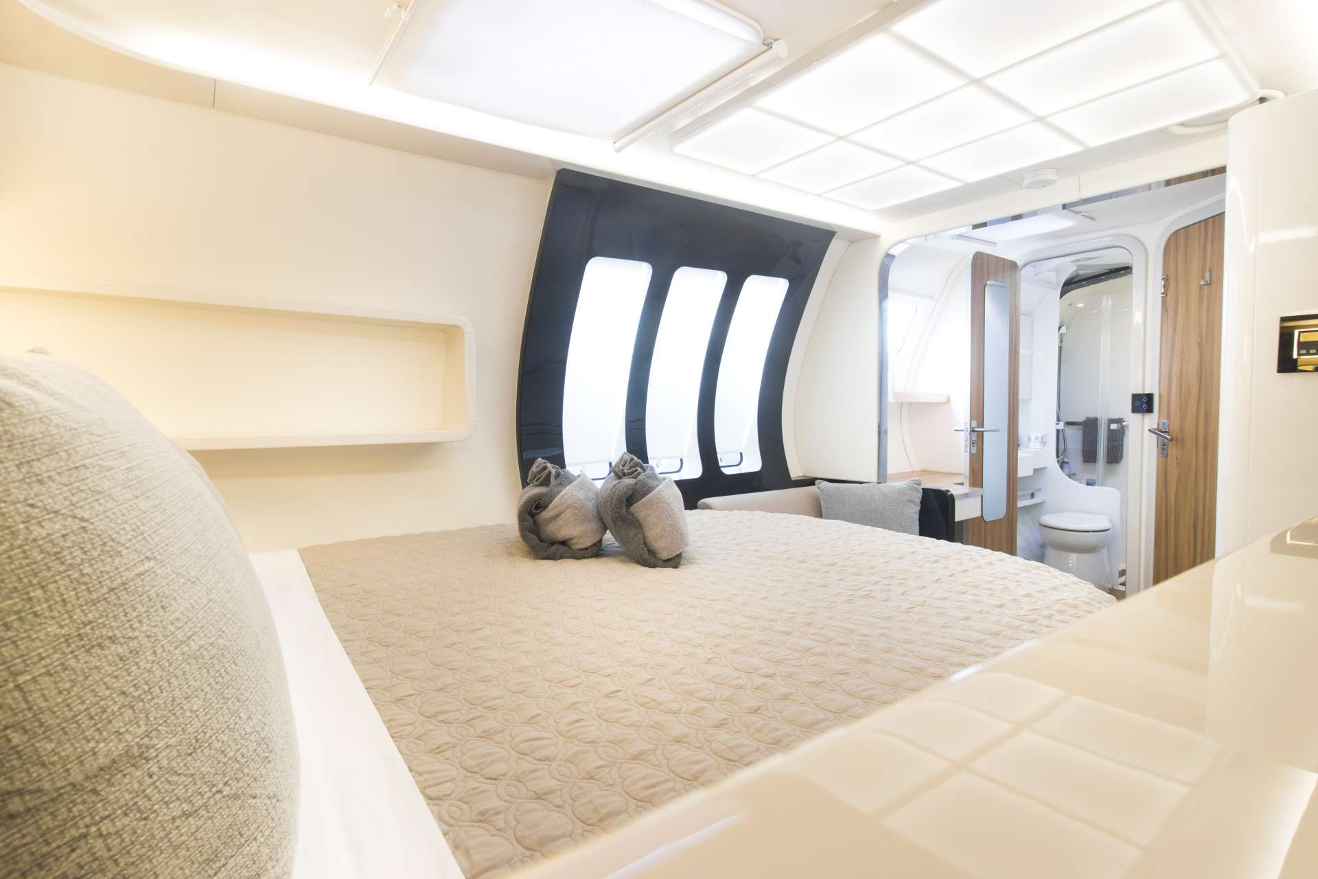Queen forward cabin