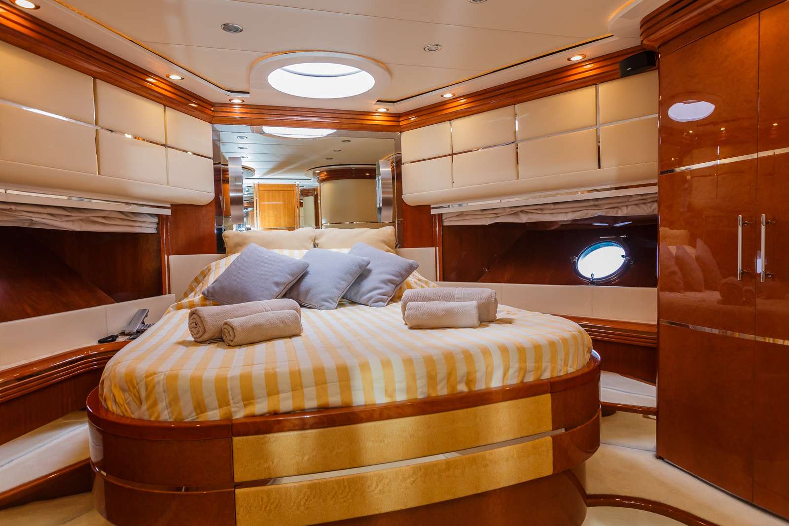 Vellmari - VIP Cabin