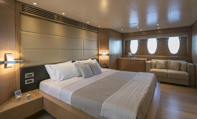 RINI V Yacht Charter - Master Suite 2