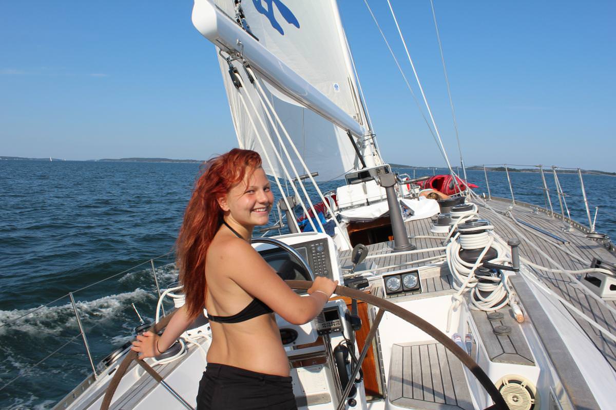 ICHIBAN Yacht Charter - Sun and sailing