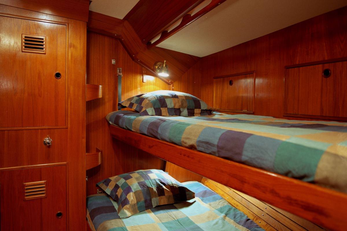 ICHIBAN Yacht Charter - Port side cabin