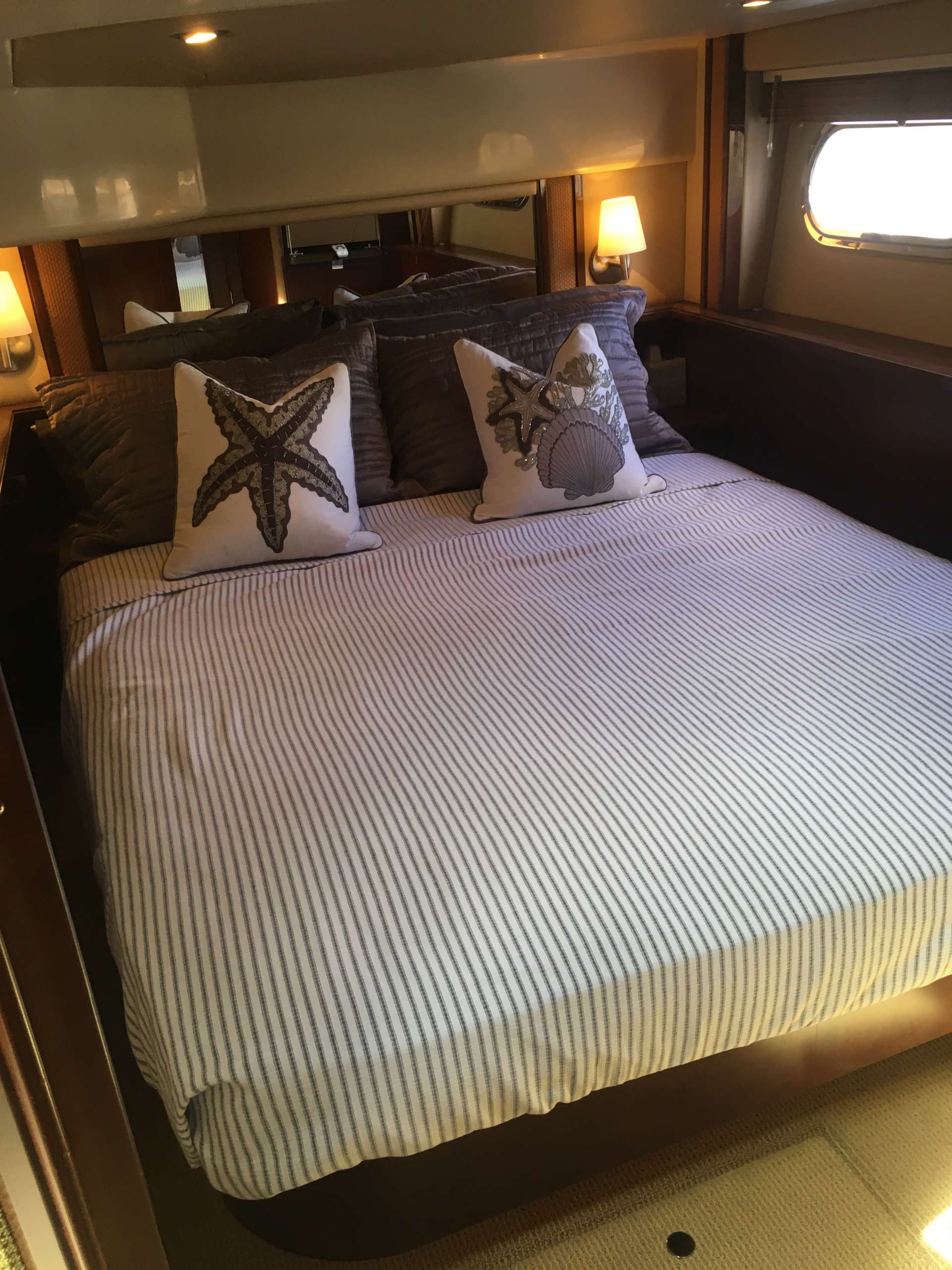 Queen Master Ensuite