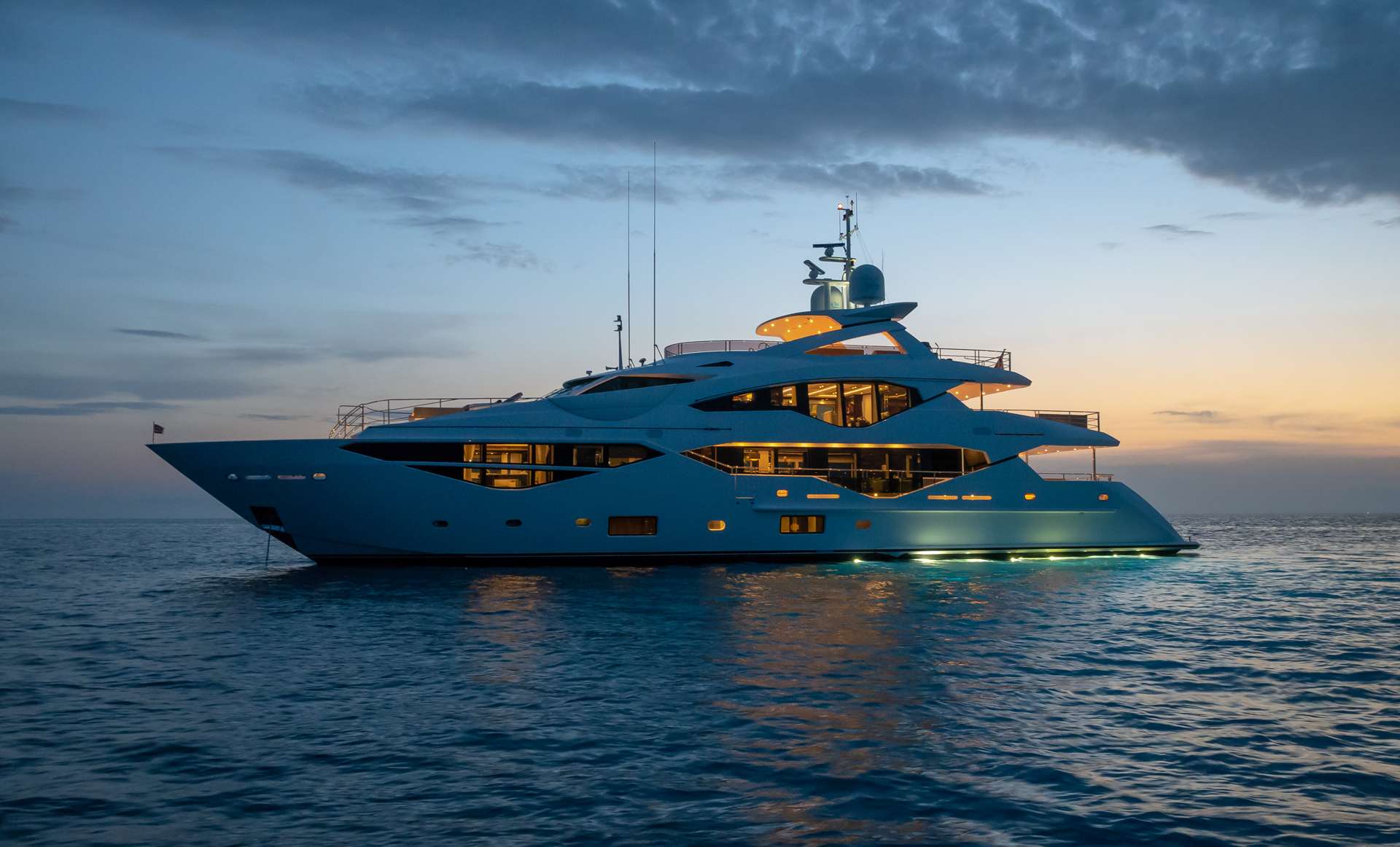 Aqua Libra by night
