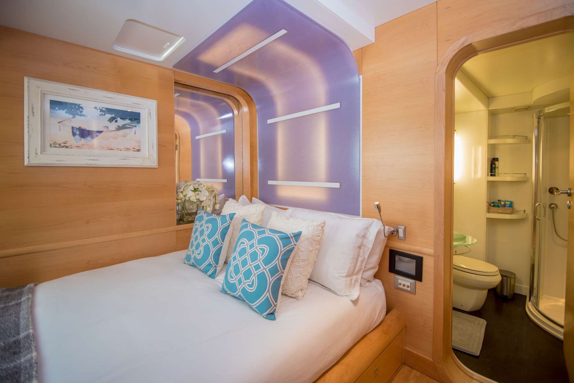 BELLA VITA Yacht Charter - Double Guest State Room