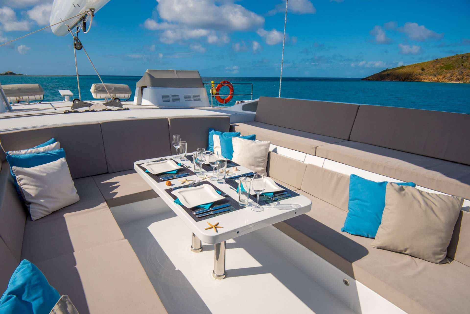 BELLA VITA Yacht Charter - Sun deck