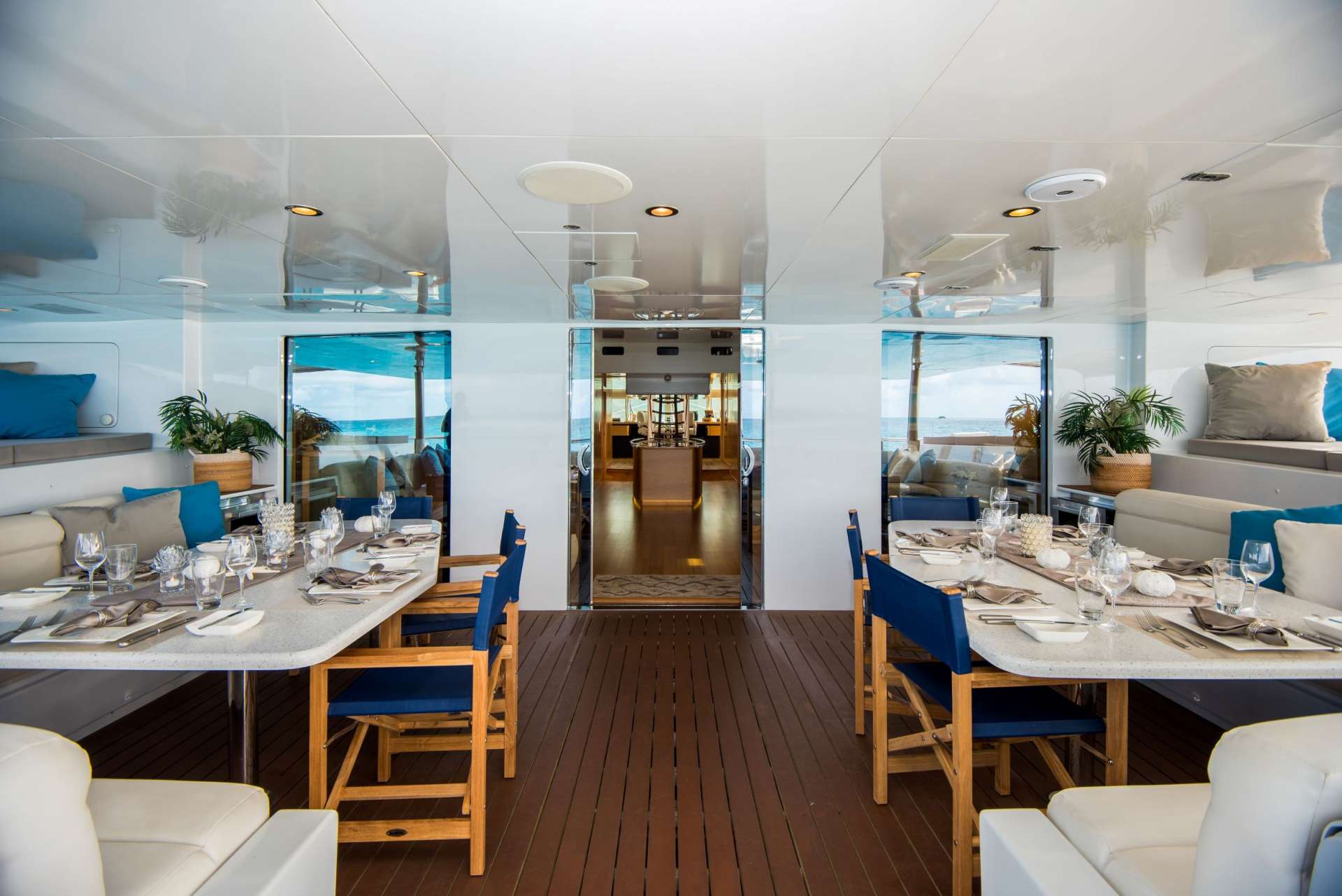 BELLA VITA Yacht Charter - Aft Deck Dining