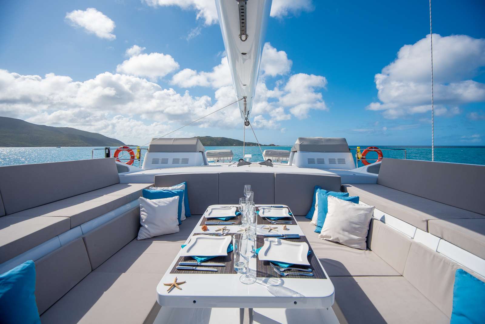 Upper deck dining